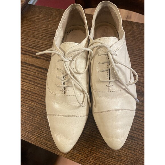 FRYE Pointed Toe Ivory Cream Leather Cap Toe Oxford Shoe Size 7 M - Picture 4 of 12